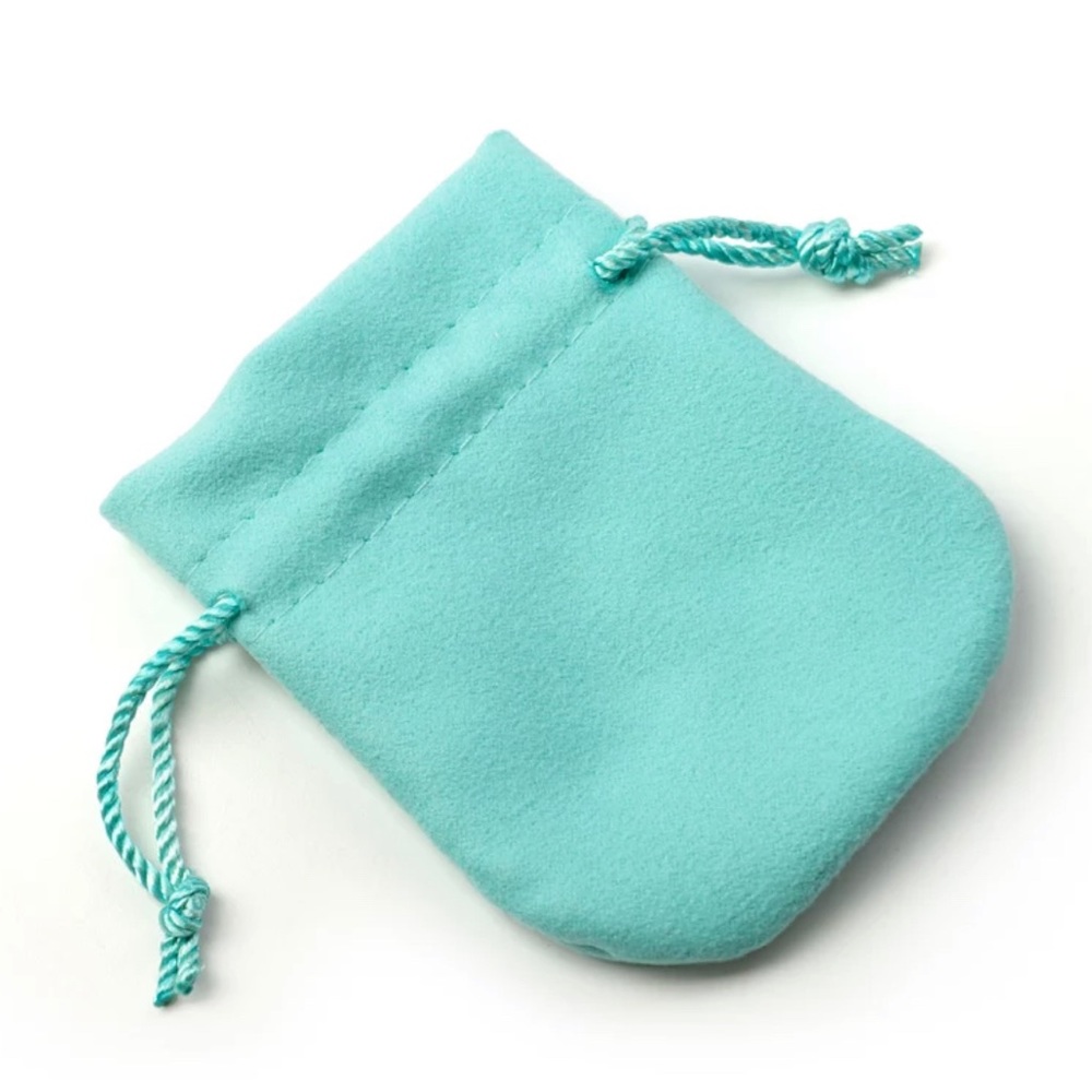 ✨SOLD OUT✨18K Rose Gold Flower Band✨ - Picture 5 of 6